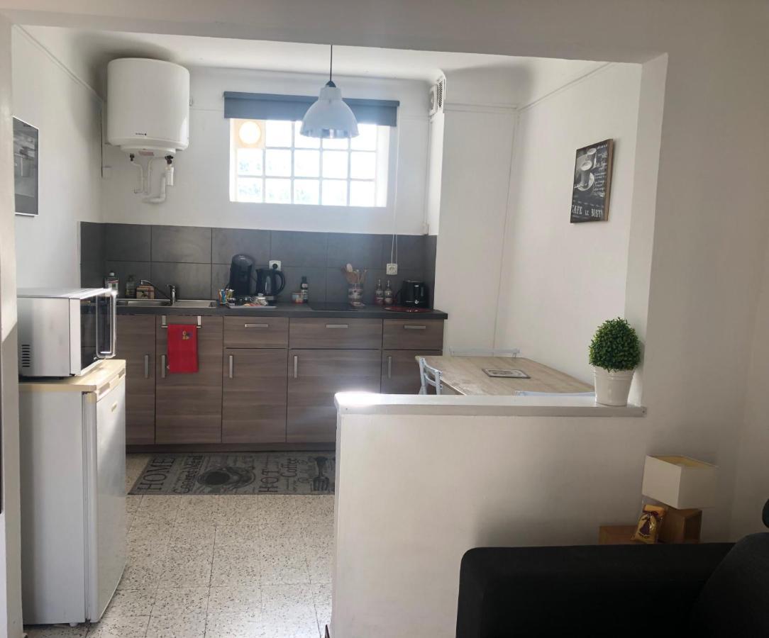 Studio Dans Le Centre Historique D'Arles Apartment Екстериор снимка